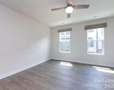 413 Spearfield Lane - Photo Thumbnail 18