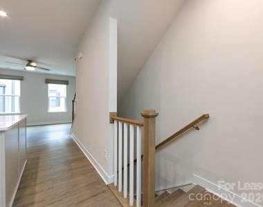 413 Spearfield Lane - Photo Thumbnail 10