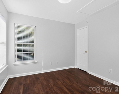 11300 Valerian Court - Photo Thumbnail 18