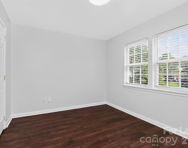 11300 Valerian Court - Photo Thumbnail 13