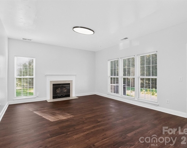 11300 Valerian Court - Photo Thumbnail 8