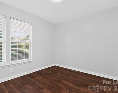 11300 Valerian Court - Photo Thumbnail 16