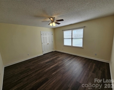151 Woodfern Place - Photo Thumbnail 23