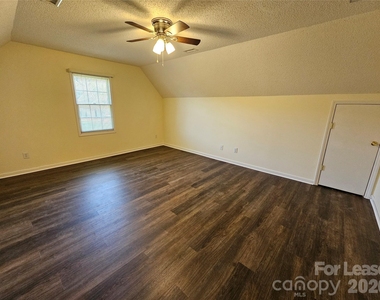 151 Woodfern Place - Photo Thumbnail 25