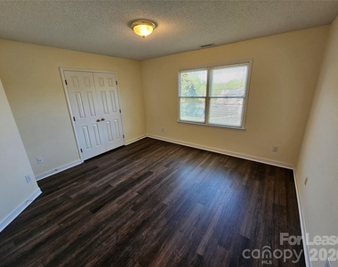 151 Woodfern Place - Photo Thumbnail 14