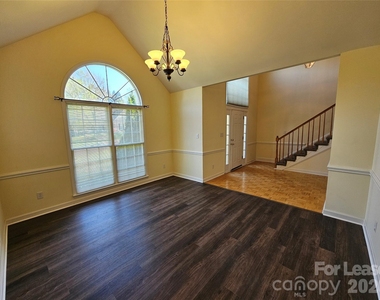 151 Woodfern Place - Photo Thumbnail 6
