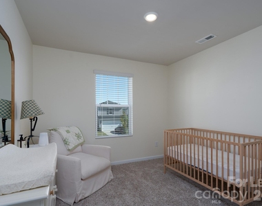 321 Fairchild Way - Photo Thumbnail 4