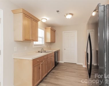 1100 Marietta Street - Photo Thumbnail 4