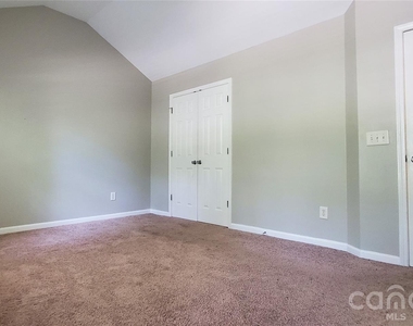 1619 Doverhill Place Place - Photo Thumbnail 10