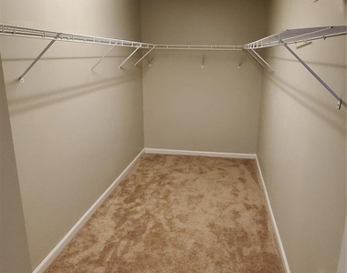 1619 Doverhill Place Place - Photo Thumbnail 16