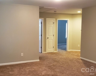 1619 Doverhill Place Place - Photo Thumbnail 7