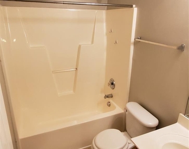 1619 Doverhill Place Place - Photo Thumbnail 12