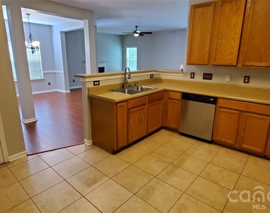 1619 Doverhill Place Place - Photo Thumbnail 4