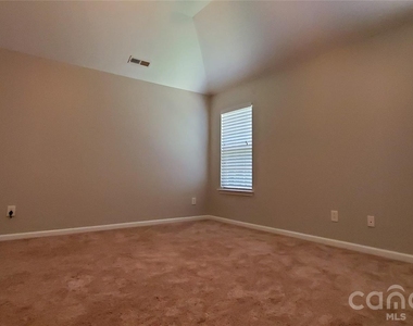 1619 Doverhill Place Place - Photo Thumbnail 13