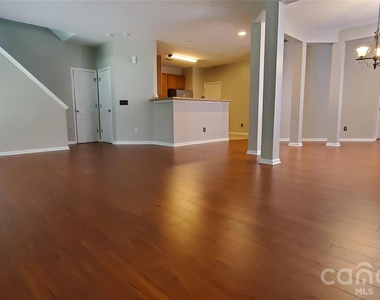 1619 Doverhill Place Place - Photo Thumbnail 6