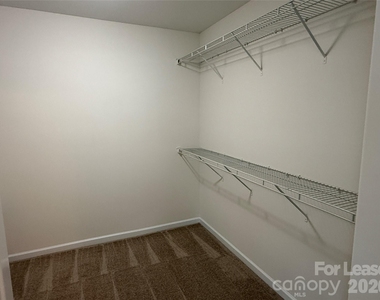 4820 Lynn Lee Circle - Photo Thumbnail 9