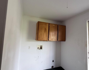 1547 N Piedmont Avenue - Photo Thumbnail 3