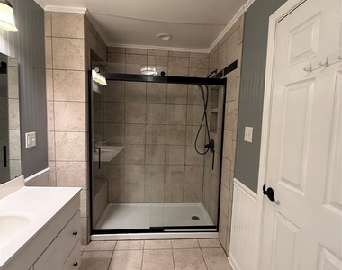 1547 N Piedmont Avenue - Photo Thumbnail 10