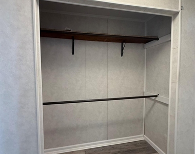 1547 N Piedmont Avenue - Photo Thumbnail 12
