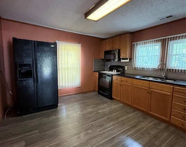 1547 N Piedmont Avenue - Photo Thumbnail 4