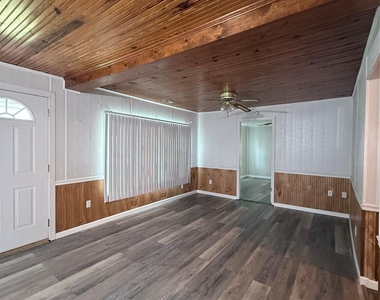 1547 N Piedmont Avenue - Photo Thumbnail 17