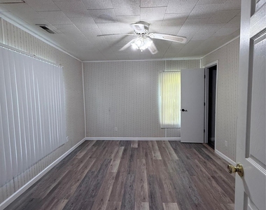 1547 N Piedmont Avenue - Photo Thumbnail 11