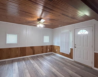 1547 N Piedmont Avenue - Photo Thumbnail 15