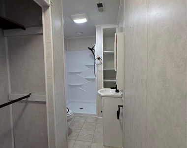 1547 N Piedmont Avenue - Photo Thumbnail 13