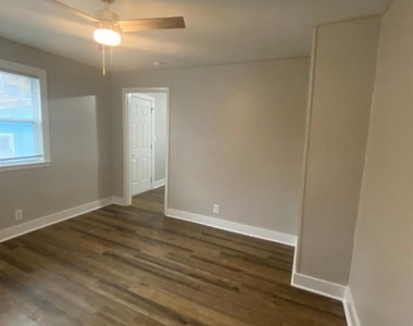3128/3130 Ridge Avenue - Photo Thumbnail 2