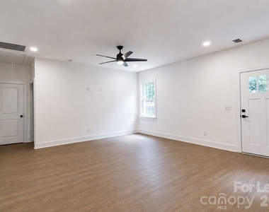 216 E Phifer Street - Photo Thumbnail 3