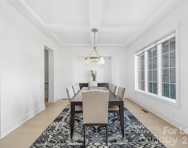 10119 Laurier Lane - Photo Thumbnail 5