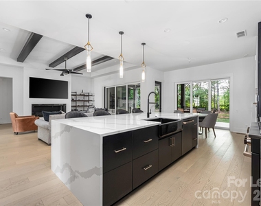 10119 Laurier Lane - Photo Thumbnail 14