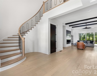 10119 Laurier Lane - Photo Thumbnail 7