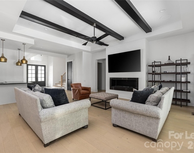 10119 Laurier Lane - Photo Thumbnail 8