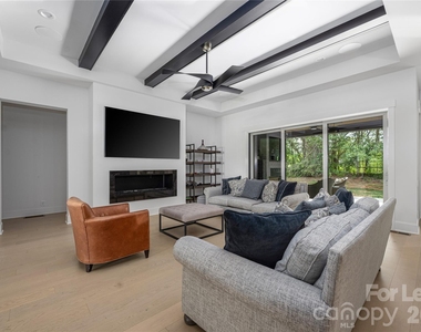10119 Laurier Lane - Photo Thumbnail 9