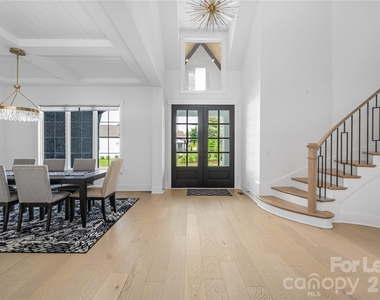 10119 Laurier Lane - Photo Thumbnail 4