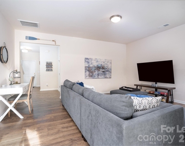 8119 Sheffield Drive - Photo Thumbnail 12
