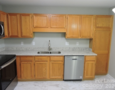 3903 Florham Place - Photo Thumbnail 2
