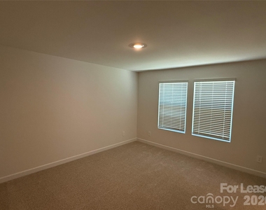 436 Luna Lane - Photo Thumbnail 6