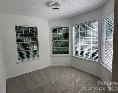 6523 Clavell Lane - Photo Thumbnail 4