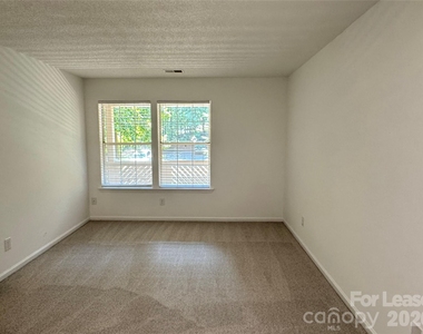 6523 Clavell Lane - Photo Thumbnail 10