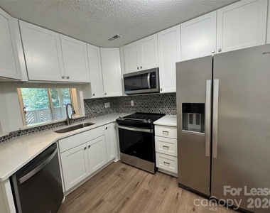 6523 Clavell Lane - Photo Thumbnail 7