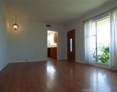 5436 Robinhood Avenue - Photo Thumbnail 1