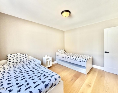 5209 Wavecrest Way - Photo Thumbnail 15
