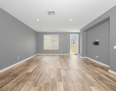 667 Pedro Street - Photo Thumbnail 10