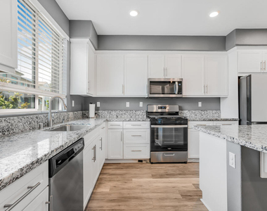667 Pedro Street - Photo Thumbnail 17