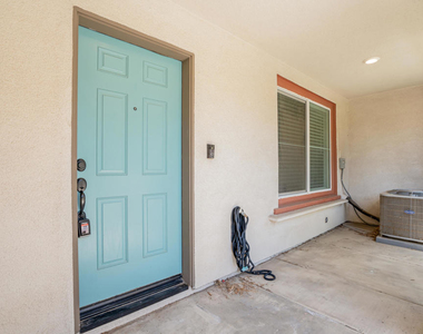 667 Pedro Street - Photo Thumbnail 3