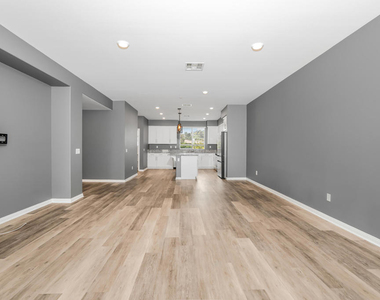 667 Pedro Street - Photo Thumbnail 13