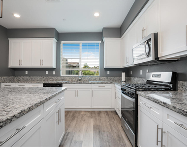 667 Pedro Street - Photo Thumbnail 16