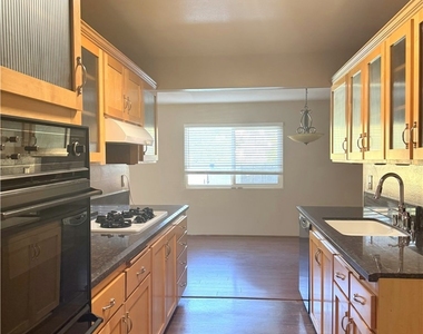 3528 Castle Rock Road - Photo Thumbnail 6